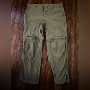 Columbia Ladies zip away outdoors green pants